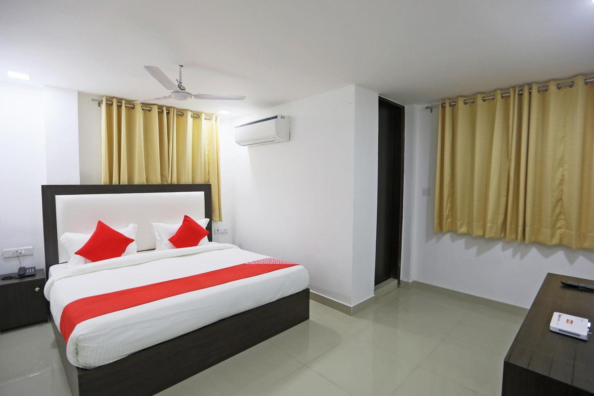 โอโย 48664 คูร์ ไวท์เฮาส์ Hotel นิวเดลี ภายนอก รูปภาพ