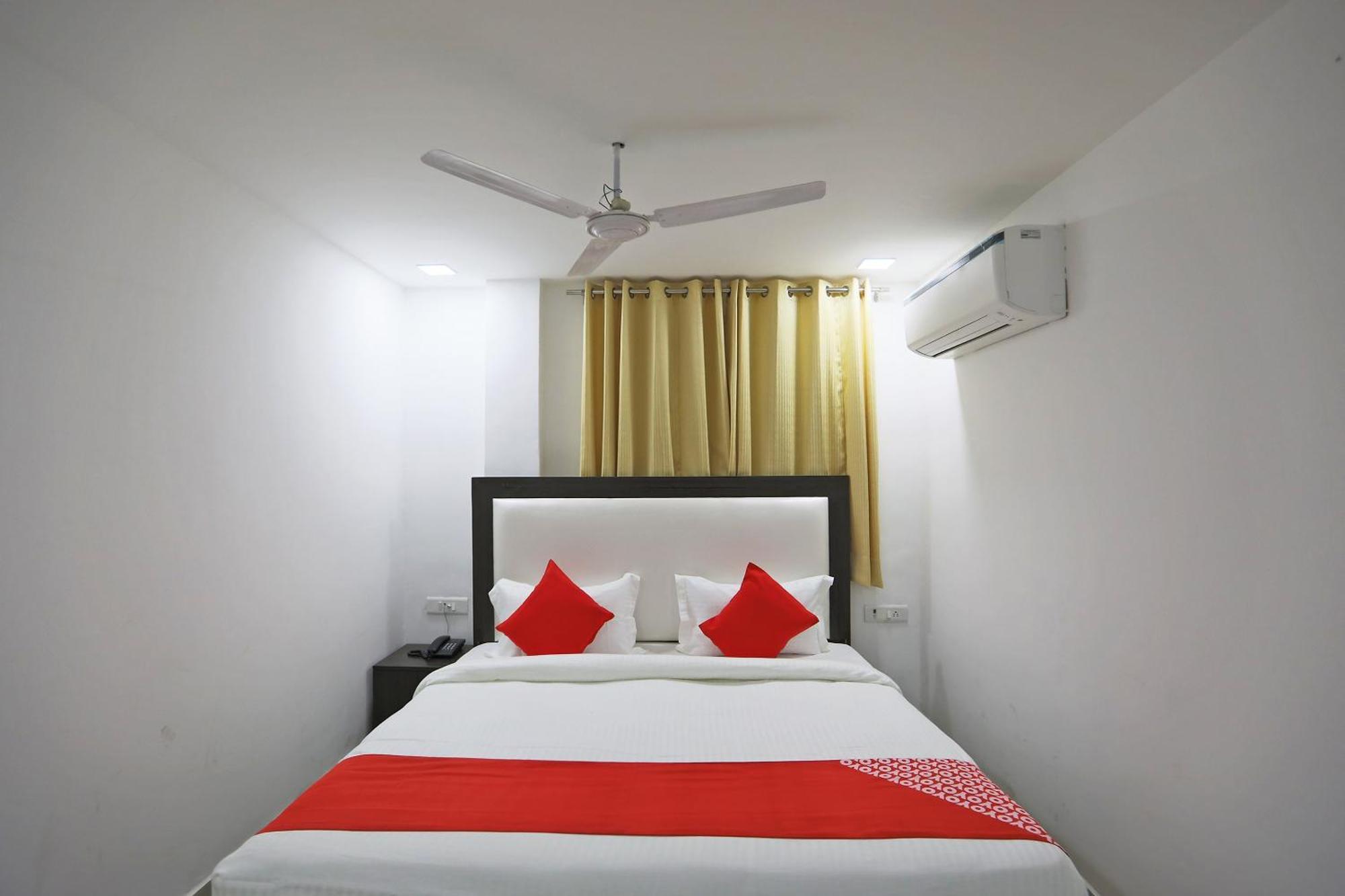 โอโย 48664 คูร์ ไวท์เฮาส์ Hotel นิวเดลี ภายนอก รูปภาพ
